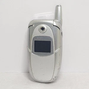 Téléphone à clapet vintage Samsung SGH-E316 - Argent - Non testé (sans batterie) - Photo 1 sur 7