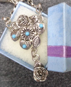 ESTATE JEWELRY Silvertone ROSE Flower TURQUOISE Seed Bead Accent TOGGLE Necklace - Picture 1 of 7