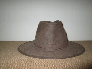 HENSCHEL USA Brown Aussie Breezer Earth Safari Faux Ultrasuede Child' M - Bild 1 von 5