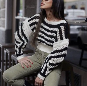 New Zara Striped Black Cream Crop Crochet Sweater Limited Edition Small 6771/030 - Picture 1 of 12