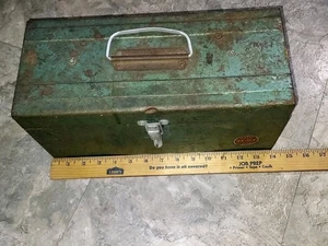 Vintage WARDS Master Quality Metal Tool Box / Tackle Box 14"X6"X6.5 Tall - Picture 1 of 15