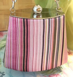 Sasha Damen Mini Handtasche Box Handtasche Hartschale rosa Streifen Satin Clutch Handarbeit - Bild 1 von 15