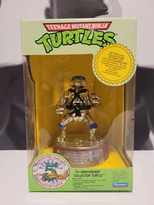 Tortuga coleccionista Leonardo 1992 TMNT quinto aniversario oro sin usar, en caja Playmates raro - Imagen 1 de 6