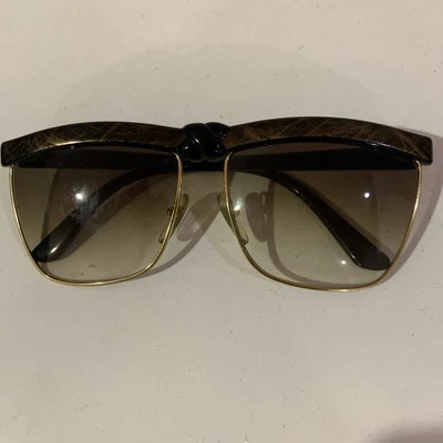 GAFAS DE SOL VINTAGE LAURA BIAGIOTTI CON MARCO GRANDE HECHAS EN ITALIA Foto 1 de 4