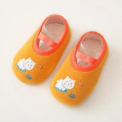 Calcetines antideslizantes para bebé recién nacido gruesos suaves cálidos zapatos de piso para niños pequeños niñas Foto 1 de 4