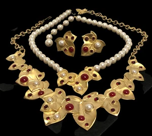 Vintage MARVELLA ROT STRASS BLATT PERLE COLLIER HALSKETTEN & OHRRINGE-verpacktes Set - Bild 1 von 8