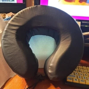 NEU! Vinyl Bezug Memory Foam Reisekissen für Nacken & Sitz schwarz - Bild 1 von 4