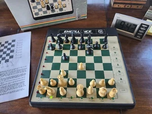 Fidelity Excellence Computer Chess Model: EP 12 - Picture 1 of 3