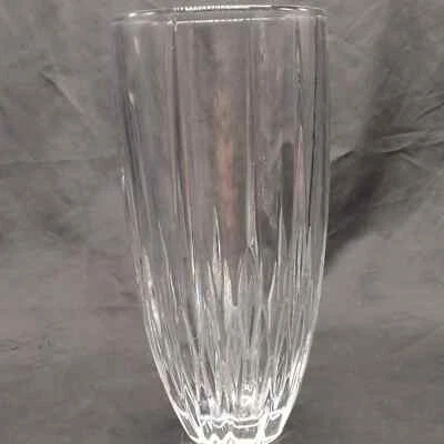 Jarrón Vera Wang de madera de cuña firmado Foto 1 de 4