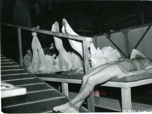 BALLERINA DANCER LEGS Vintage Original Photo GOLDWYN FOLLIES" ROBERT COBURN '38 - Picture 1 of 2