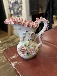 Vintage Vase mit erhabenen Blumen mit Goldrand Bone China Unikat selten. - Bild 1 von 12