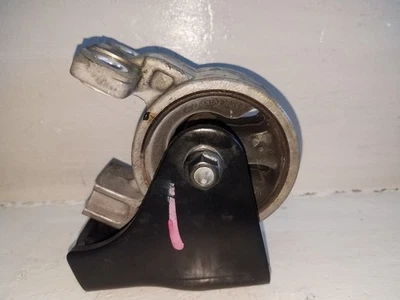 2006-2011 Hyundai Accent 1.6L Right Front Engine Mount Bracket (4 Cylinder) M304 - Image 1 of 3