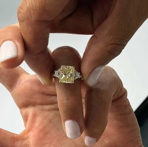 Anello nuziale giallo citrino creato in laboratorio con taglio radiante da... - Foto 1 di 5