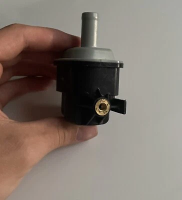 Solenoide de purga de bote de vapor para Mazda CX-9 2016-2021 MX-5 Miata 2016-2021 Foto 1 de 3
