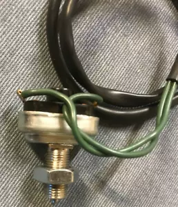 LUCAS TYPE MG MGB BRAKE SWITCH SMB422 AND NUT RUBBER BUMPER BHA4675 - Picture 1 of 1