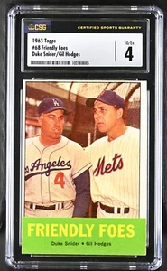 1963 Topps #68 Friendly Foes - Duke Snider & Gil Hodges - CSG 4 VG/Ex - Foto 1 di 2
