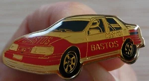 PIN'S RALLYE VOITURE FORD SIERRA RS COSWORTH BASTOS - Foto 1 di 6
