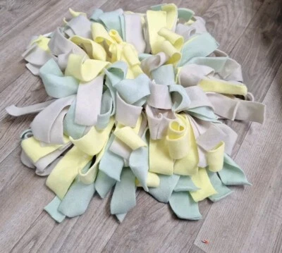 Hunde Spielzeug,Schnüffelmatte, Schnüffelteppich,Schnüffelwiese,22x22x4cm, Neu  - Bild 1 von 4