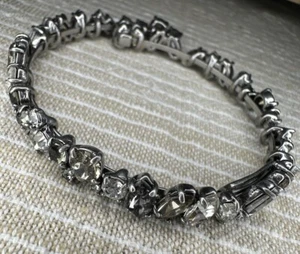 Stella & Dot metallgrau chromatisch Strass Armband Memory Draht - Bild 1 von 6