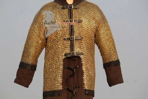 Cota de malla de latón borde de medio cuerpo anillos negros anillo plano de 8 mm remachado / abierto en el - Imagen 1 de 6