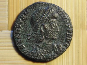 Costanzo II AE follis. 351-355 AD. ANTICA MONETA IMPERIALE ROMANA, pulita. - Imagen 1 de 5