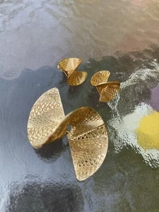 Spektakuläre Vintage 3D goldfarbene Brosche & Ohrclips - Sarah Coventry - Bild 1 von 6