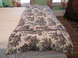 WAVERLY Black & Ivory COUNTRY LIFE Toile 38" X 86" Quilted Twin Sz Foot Cover EC - Picture 1 of 15