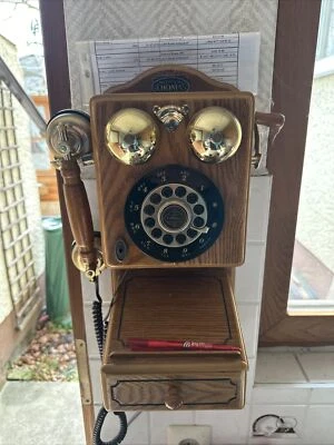 Thomas Crosley Museum Series Holz-Wandtelefon  - Bild 1 von 3