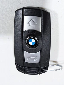 Mando a distancia inteligente BMW entrada sin llave 3 botones llavero OEM 9268486-02 de un 328iC 2013 - Imagen 1 de 4