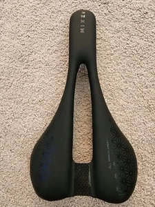 MIXED Ultra Light 7D Max Carbon Sattel Sitz Rennrad Fahrrad 140MM 108g schwarz  - Bild 1 von 5