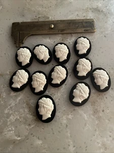 10 Vintage 25x18mm Black Cameos - Picture 1 of 3
