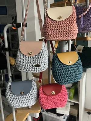 Handtasche Umhängetasche gehäkelt Handmade Damen - Bild 1 von 4