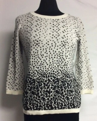Suéter Ann Taylor Loft para mujer talla M cuello redondo blanco y negro estampado precio de venta sugerido por el fabricante 69,99 USD Foto 1 de 3
