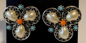 Vintage Cabochon Turquoise & Pearl Faux Pot Metal Style Clip Earrings Unsigned - Picture 1 of 6