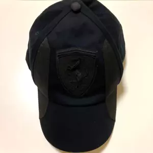 Gorra SCUDERIA Ferrari Puma Logo bordado algodón negro camuflaje con etiqueta COMO NUEVA F/S - Imagen 1 de 7