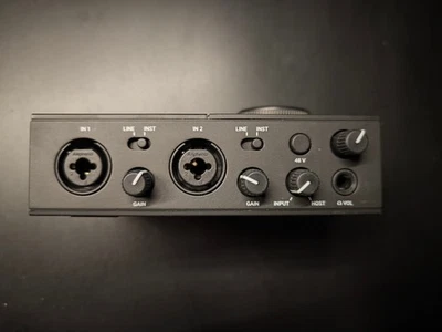 Native Instruments Komplete Audio 2 Desktop Audio Interface - Bild 1 von 3