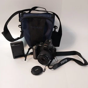 Kodak Easyshare P880 Digital Camera, Battery And Charger, And Camera Bag No Sd - Picture 1 of 18