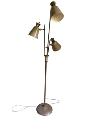 中世纪现代 Gerald Thurston Lightolier? 3锥形落地灯三年展阅读 — 第 1/4 张图片