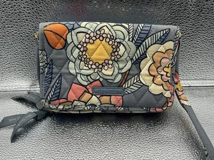 Vera Bradley Trifold Wristlet Wallet Change Purse Id Slot Credit Cards Cash Zip - Picture 1 of 8