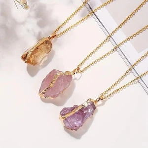 Collier pendentif cristal brut irrégulier cristal naturel doré galvanisé - Photo 1/10