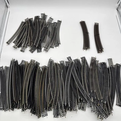 145pc VTG Atlas/tyco HO Scale Snap Track Rail Curve Lot - 15”R & 18”R & 22R - Image 1 of 4