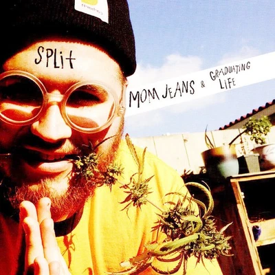 Mom Jeans. - Mom Jeans. / Graduating Life (Vinyl 7" - 2022 - UK - Original) - Bild 1 von 3