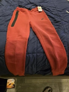 Nike Tech Fleece Joggers Pants University Red Heather FB8002-672 Sz Small Men's - Picture 1 of 5