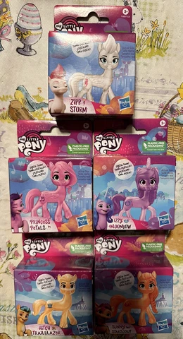 NEW Set of 5 Hasbro My Little Pony CRYSTAL THEME Mini Action Figures Toys Cover
