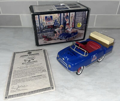 Die Cast Pedal Car 1:6 1948 BMC Stake Truck Bank Big A Auto BOBBY HILLIN 77 AUTO Foto 1 de 4