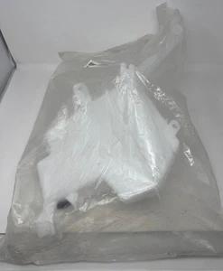 OEM Wiper Washer Water Reservoir for 2015-2017 Hyundai Veloster 986202V100 - Picture 1 of 3