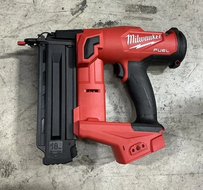 Milwauke 2746-20  M18 FUEL  18 Gauge Brad Nailer(Used) - Image 1 of 4
