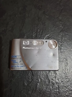 HP PhotoSmart R827 7.2 MP Digital Compact Camera Silver Untested For Parts As Is - Image 1 of 4