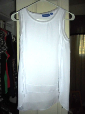 SIMPLY VERA/VERA WANG WHITE SLEEVLESS TANK TOP LAYERED ON BOTTOM SZ PETITE SMALL - Image 1 of 4
