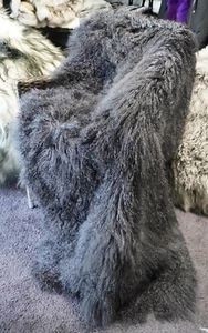 Totally Beautiful 1500mm x 1000mm Dark Steel Grey Mongolian Lambswool Throw - Picture 1 of 8